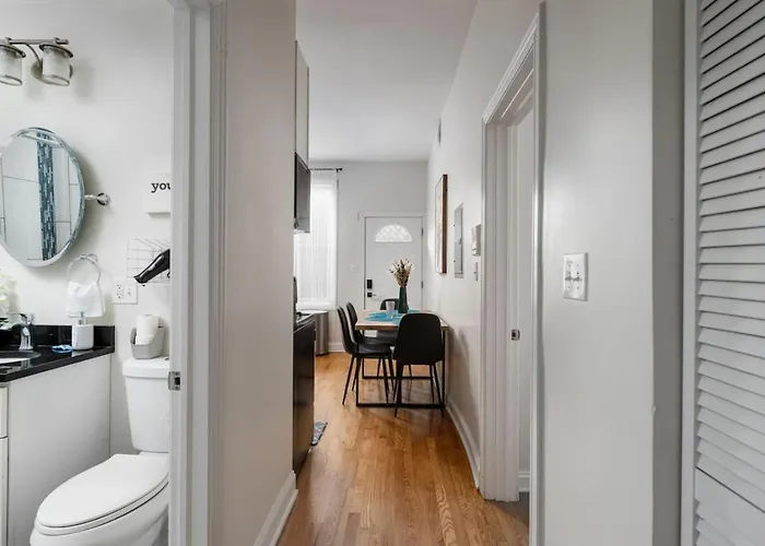 Apartment 15mins Dt Wicker Park Gem Sleeps 7 Freepark Chicago