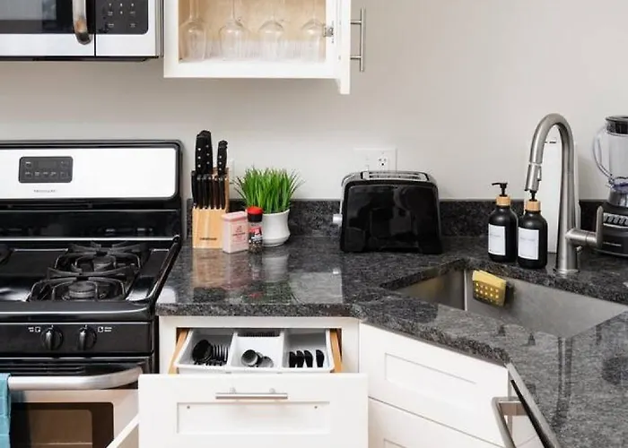 15mins Dt Wicker Park Gem Sleeps 7 Freepark Apartment
