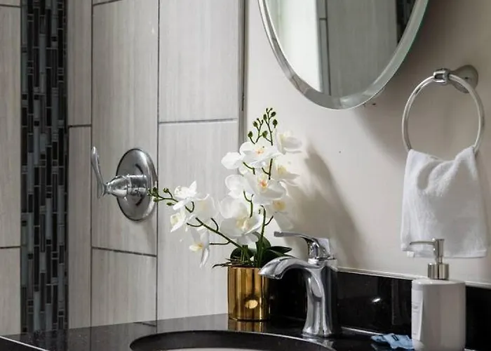 Apartment 15mins Dt Wicker Park Gem Sleeps 7 Freepark *