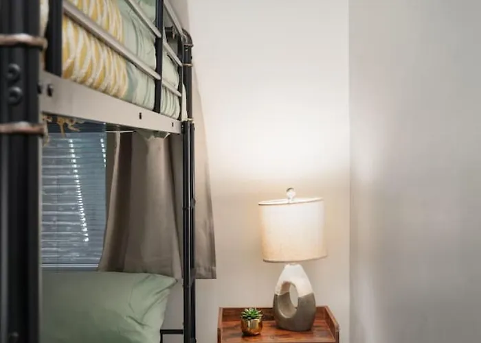 15mins Dt Wicker Park Gem Sleeps 7 Freepark Apartment *